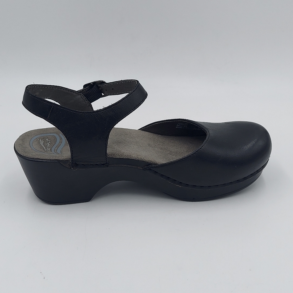 Dansko Sam Womens Black Leather closed toe ankle strap clogs sandals